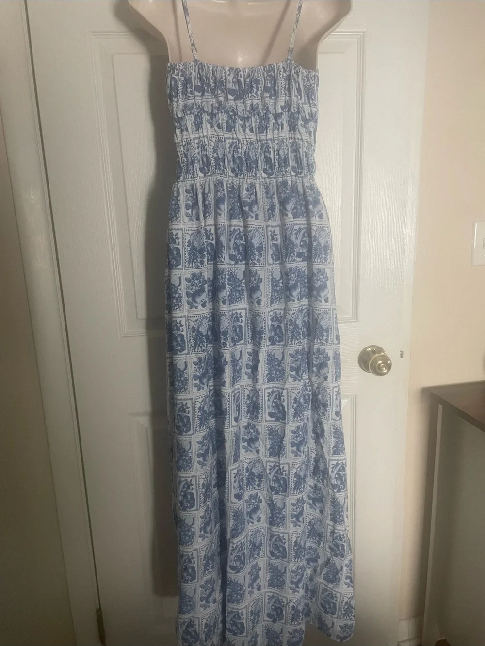 Abercrombie & Fitch Blue and White Floral Smocked Maxi Dress Size ST